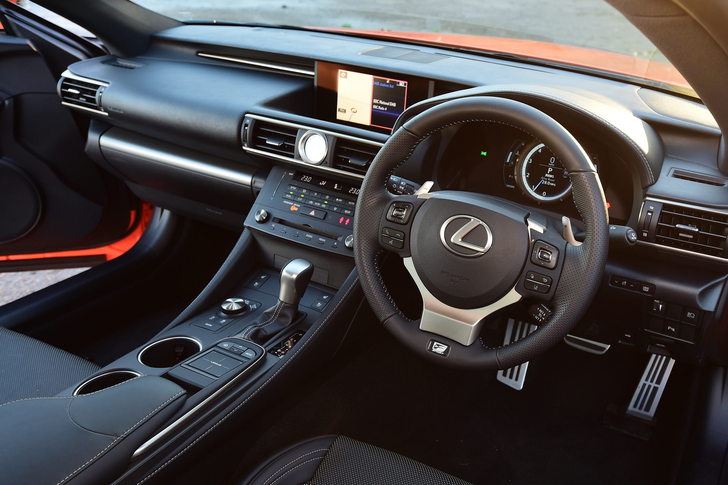 Lexus RC 200t - interior