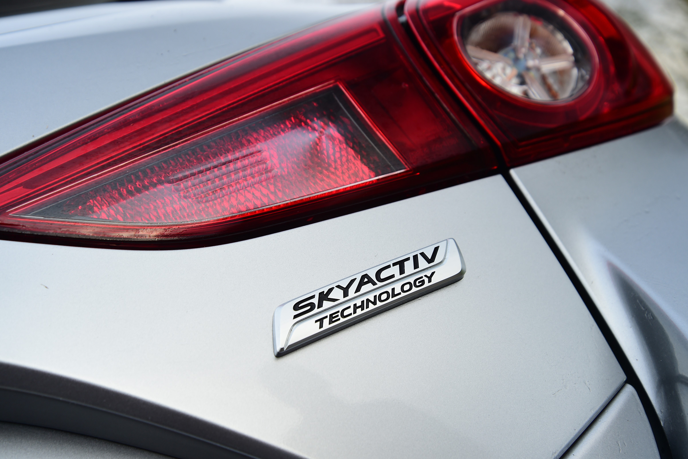 Mazda 3 hatchback 2016 SKYACTIV Diesel - badge