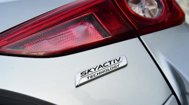 Mazda 3 hatchback 2016 SKYACTIV Diesel - badge