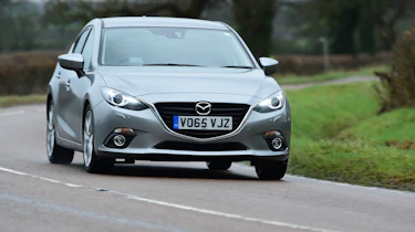 Mazda 3 hatchback 2016 SKYACTIV Diesel - front cornering