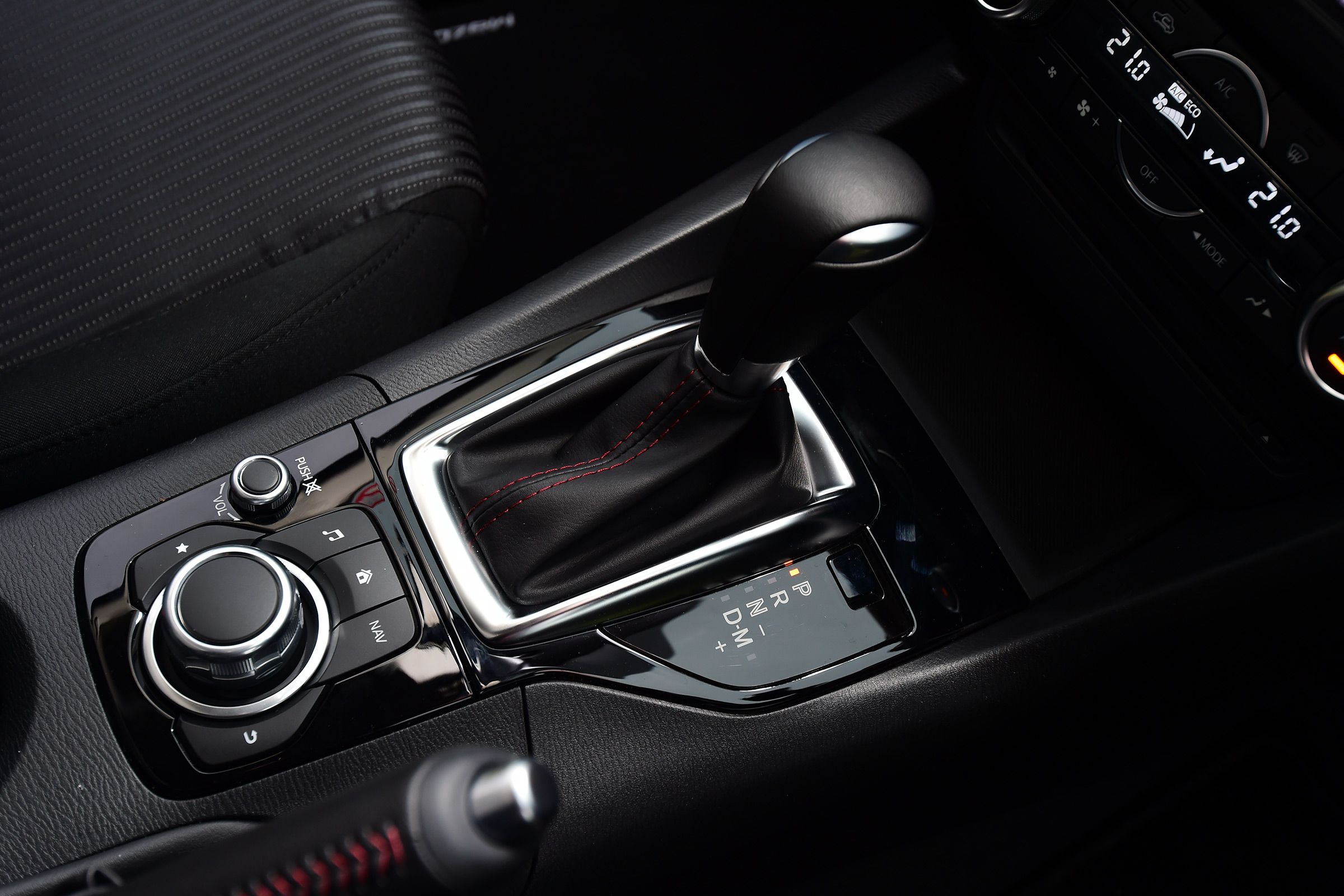 Mazda 3 hatchback 2016 SKYACTIV Diesel - gearlever