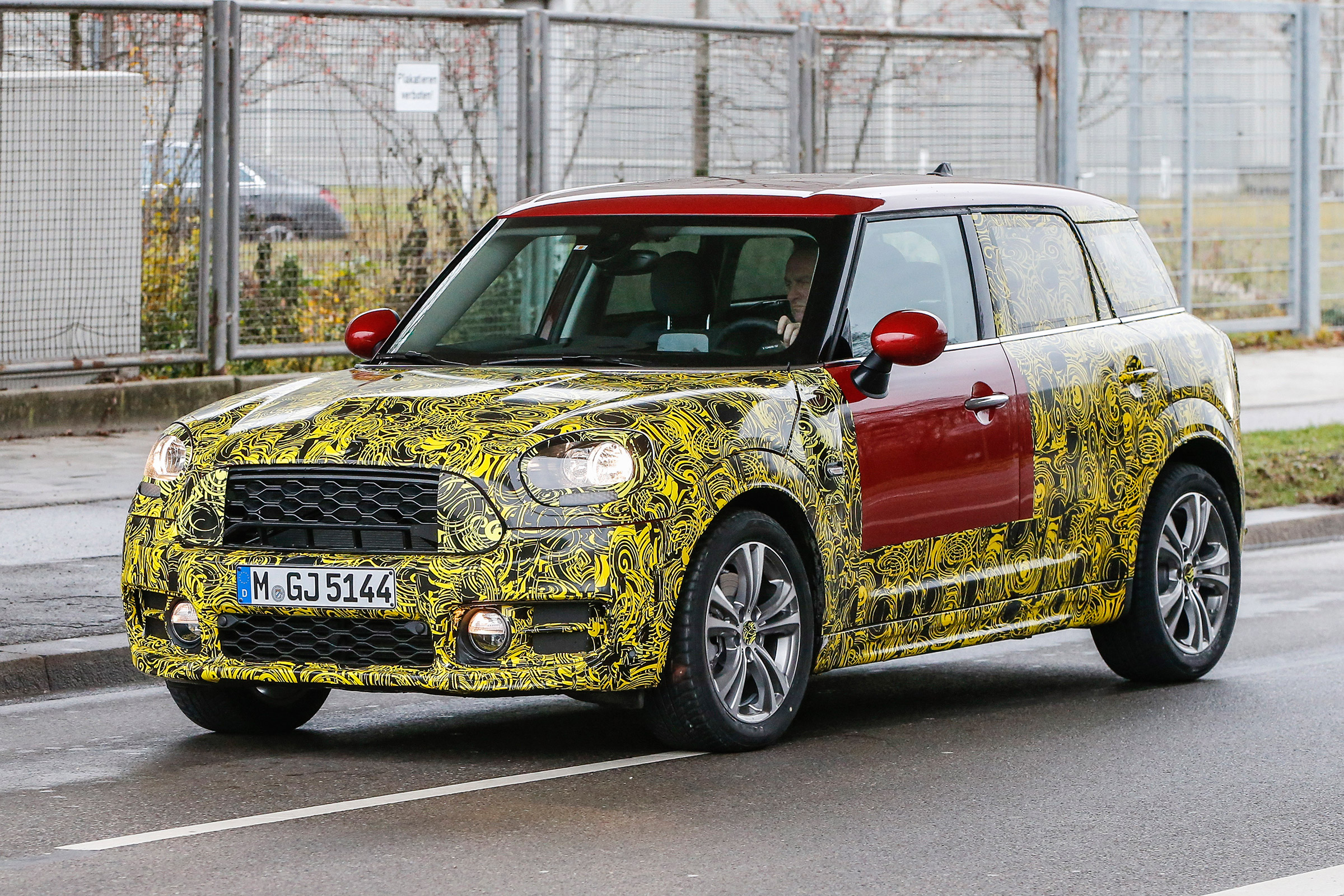 Mini Countryman 2016 front side