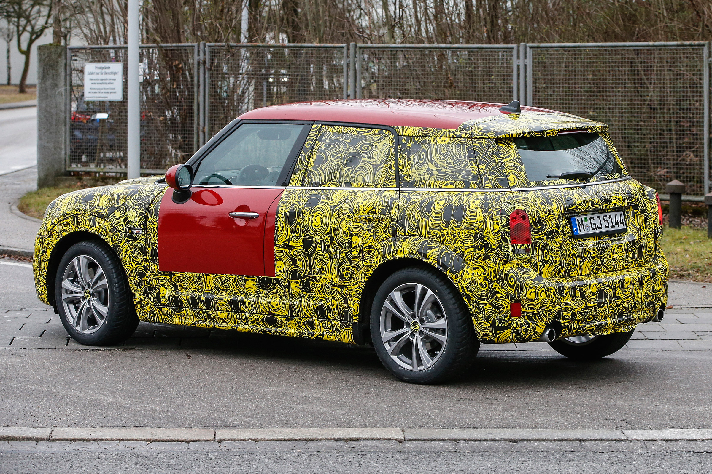 Mini Countryman 2016 side rear