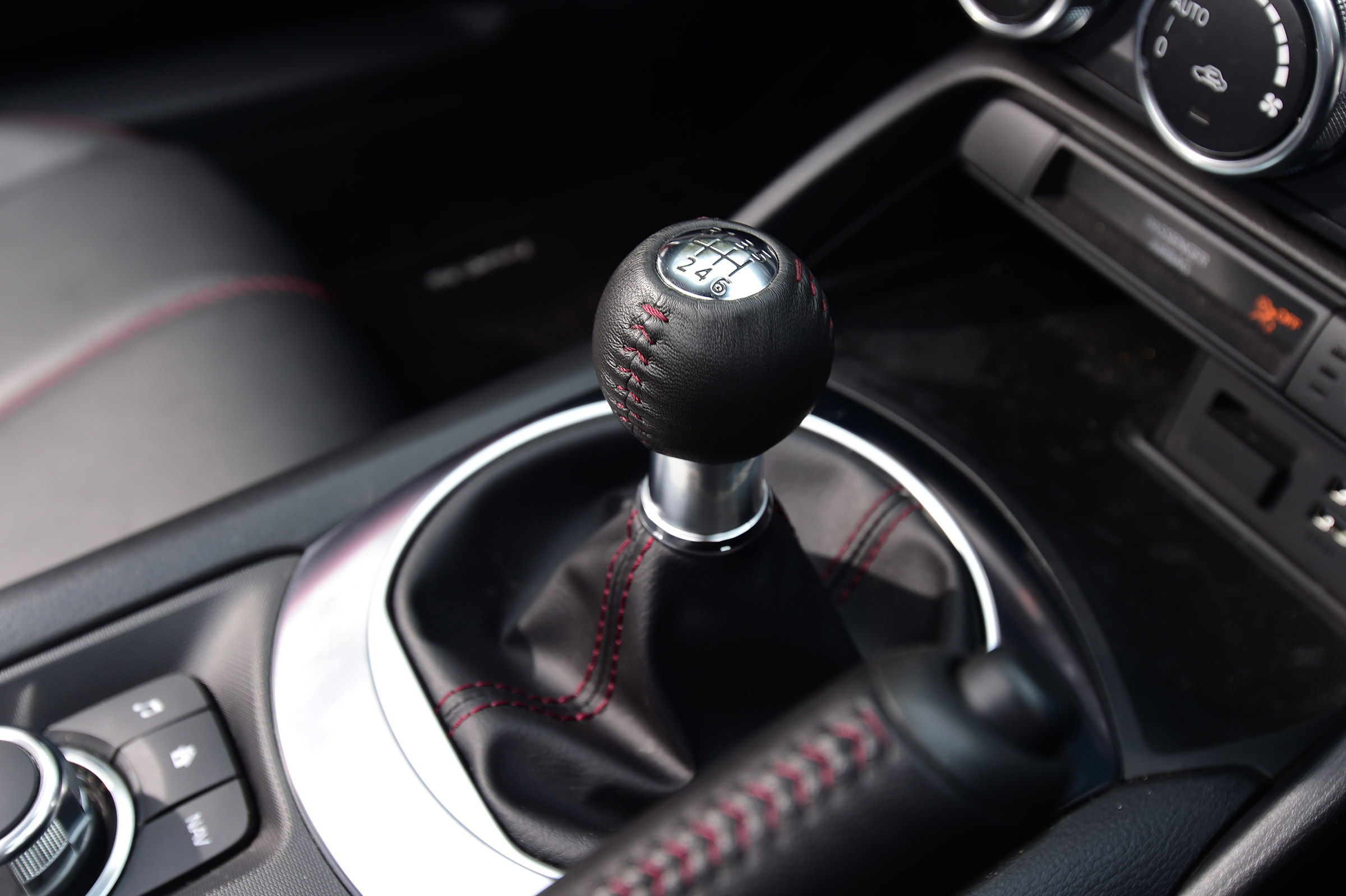 Mazda MX-5 BBR - centre console
