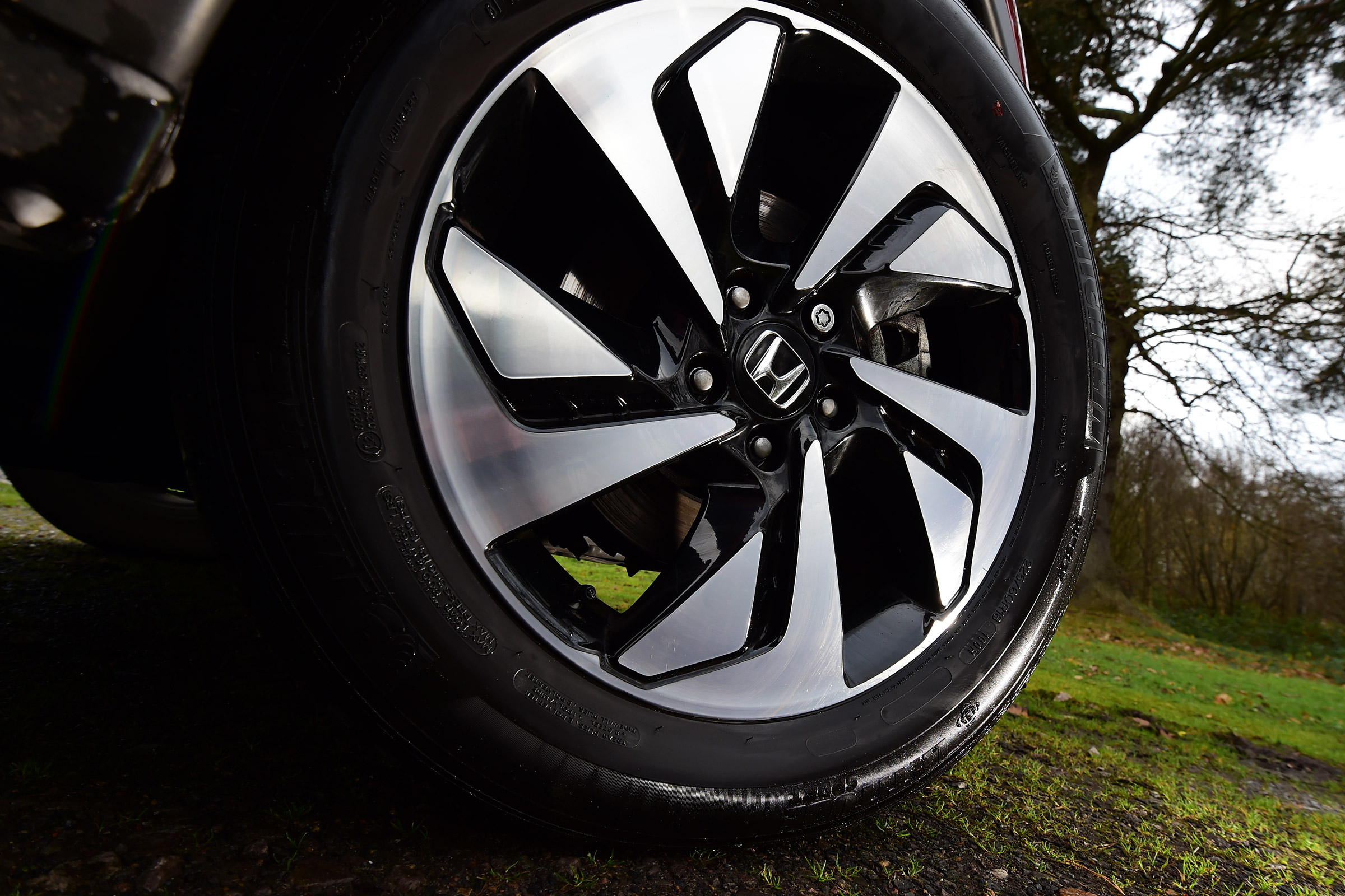 Honda CR-V - wheel