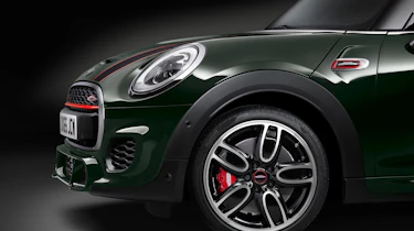 Mini John Cooper Works Convertible 2016 - front wheel