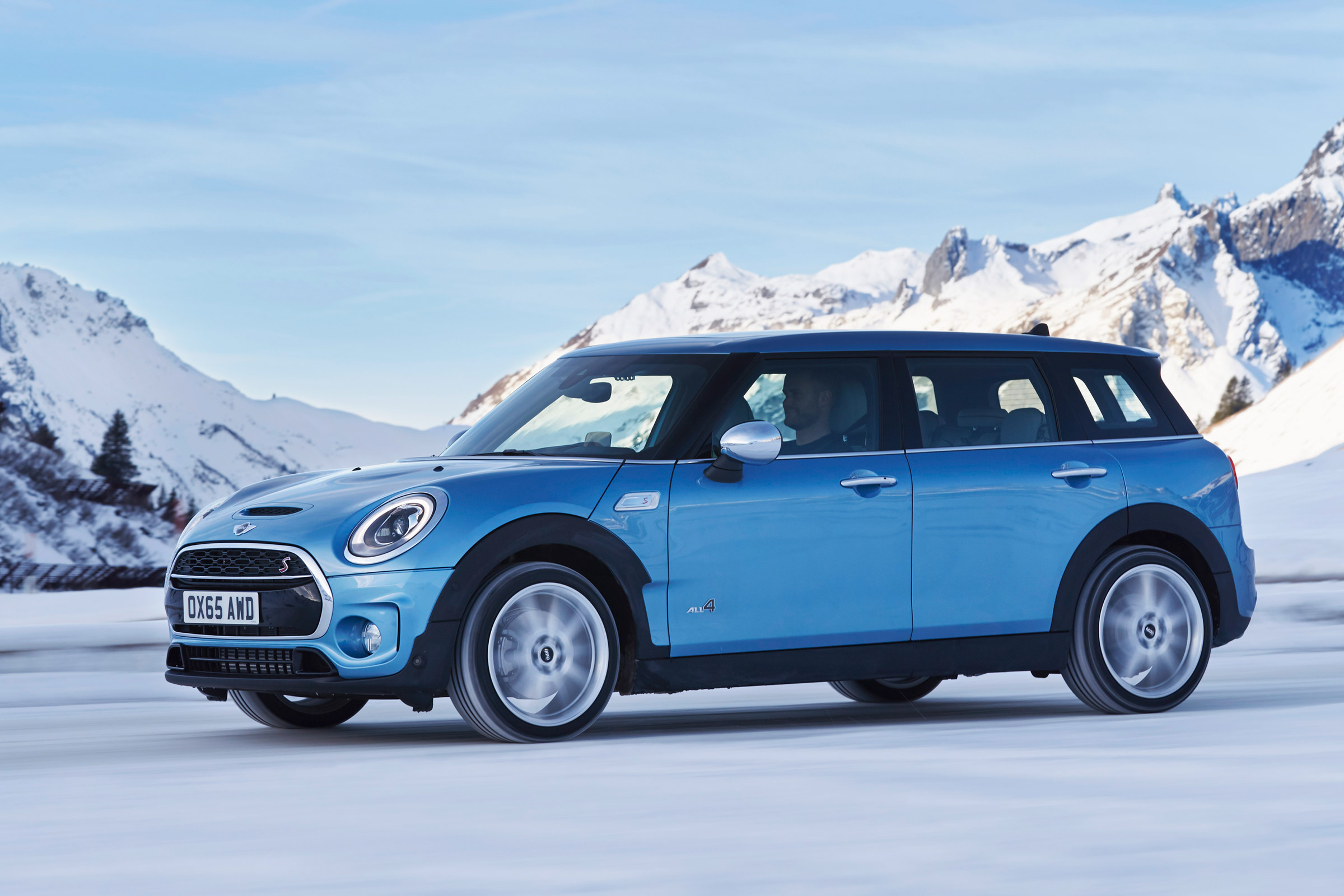 MINI Clubman ALL4 side