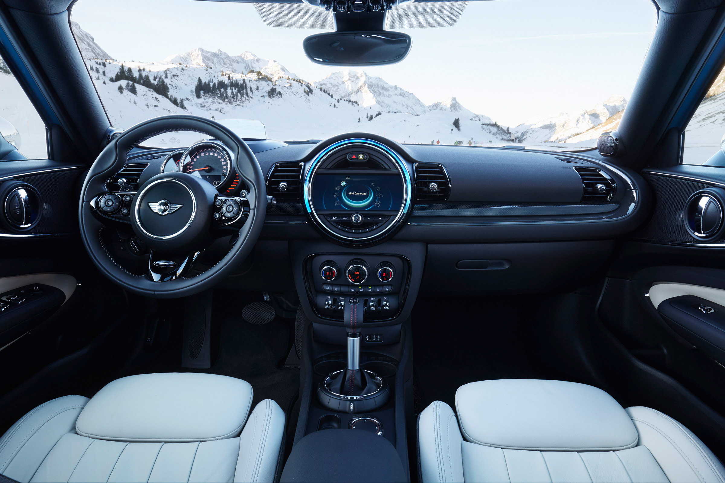 MINI Clubman ALL4 interior
