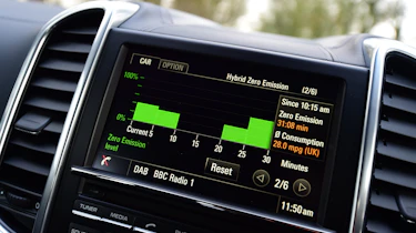 Porsche Cayenne - infotainment screen