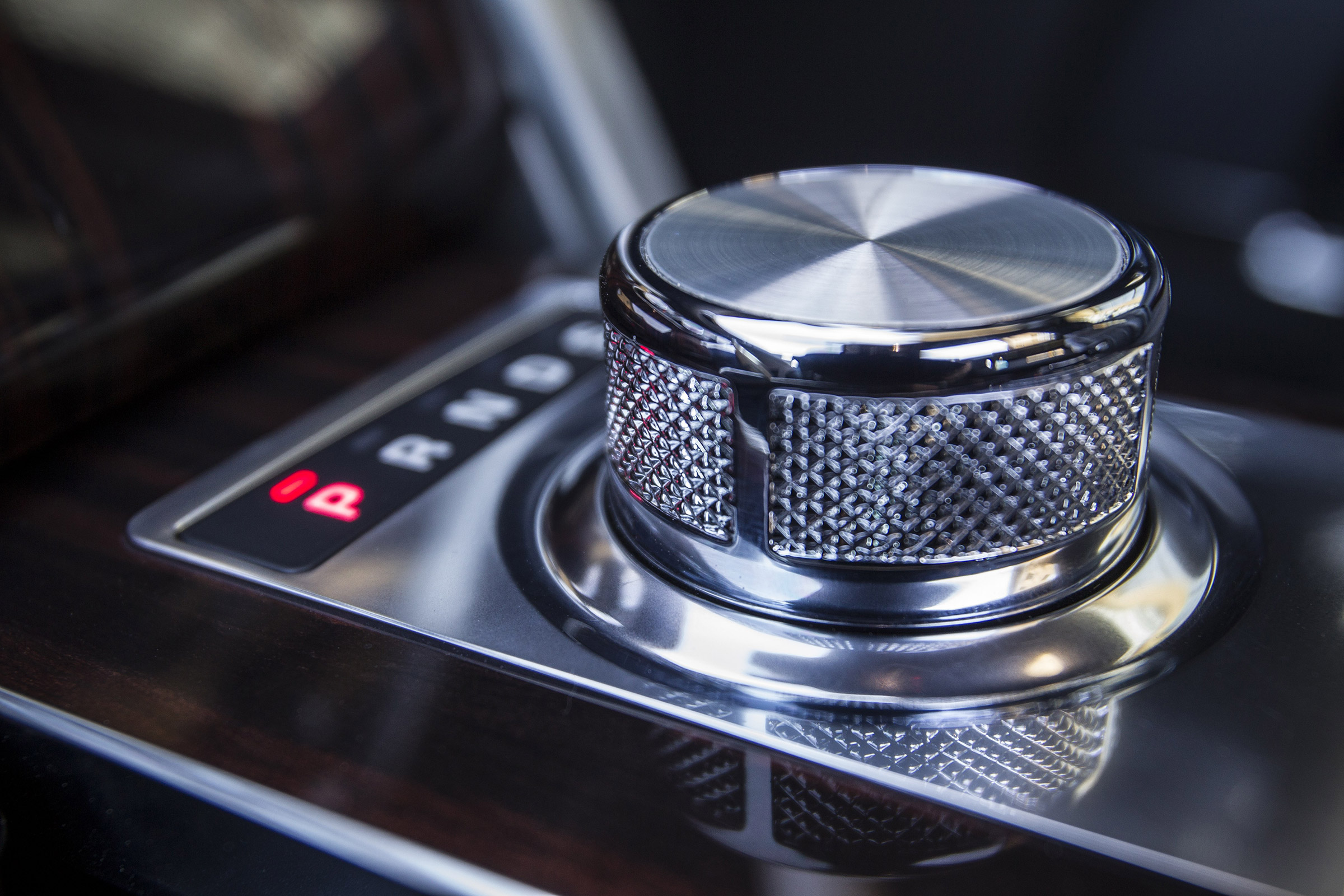 Range Rover SVAutobiography - centre console