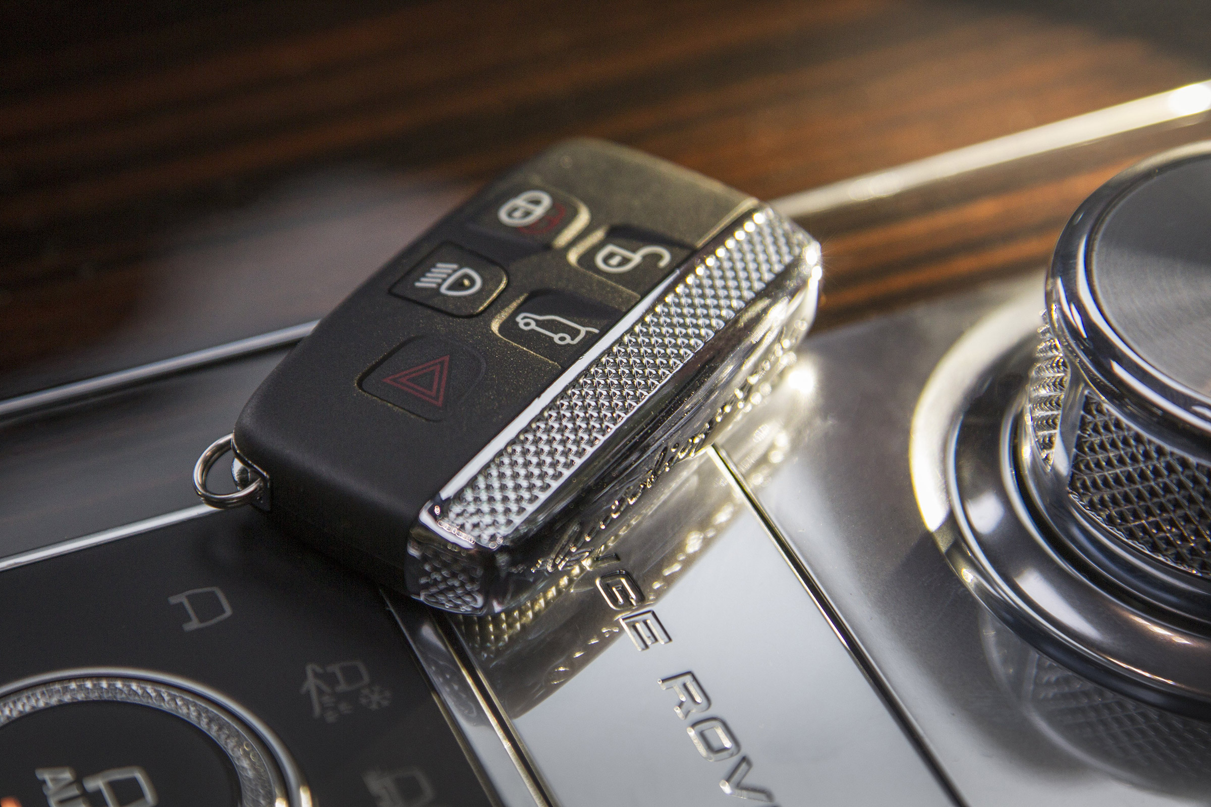 Range Rover SVAutobiography - key