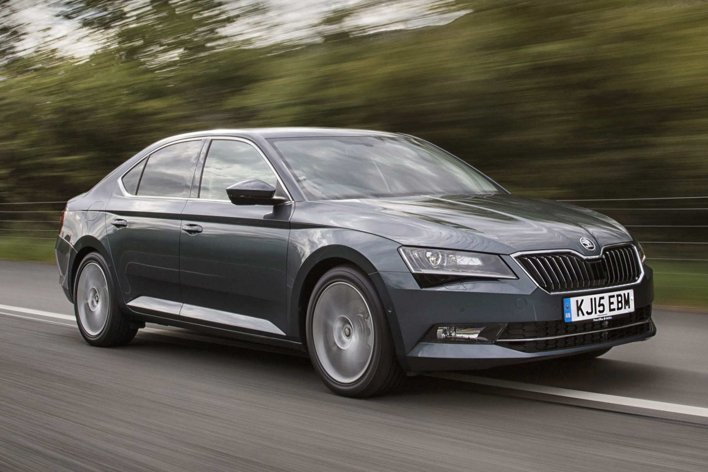 Skoda Superb - front