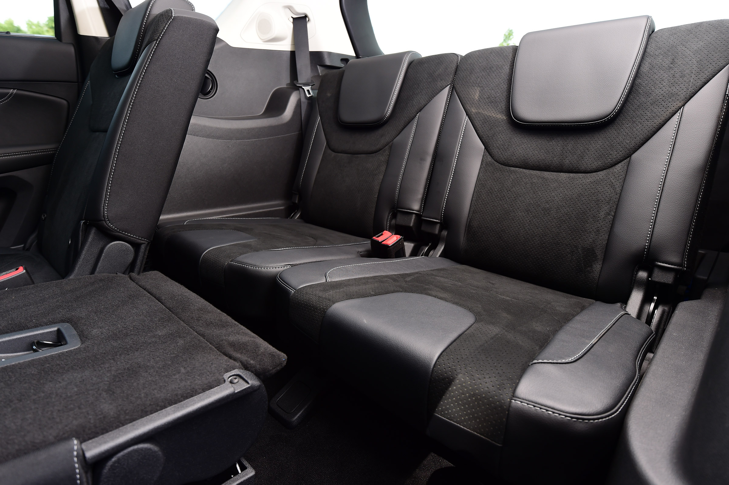 Ford S-Max AWD - rear seats detail