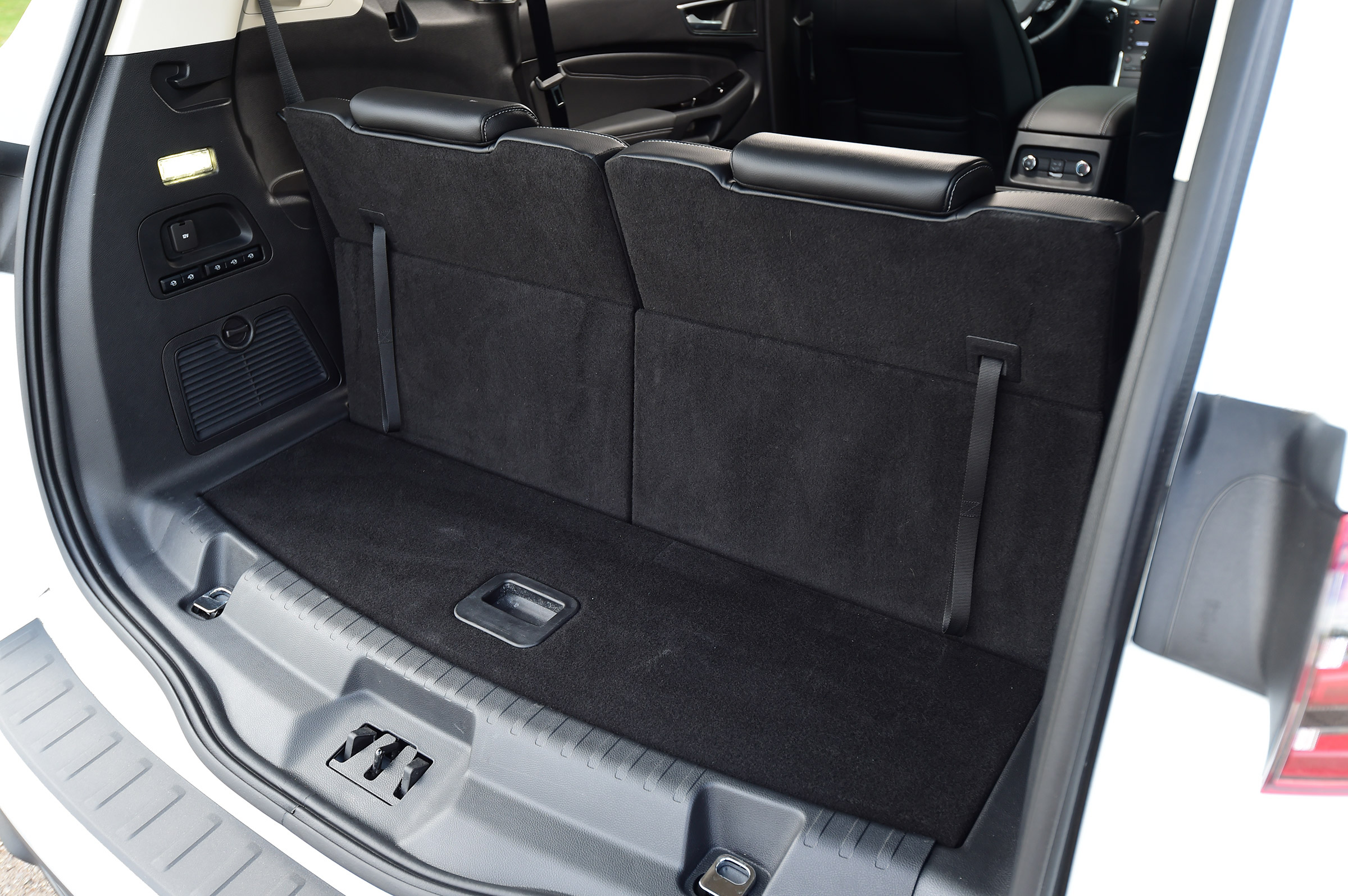 Ford S-Max AWD - boot