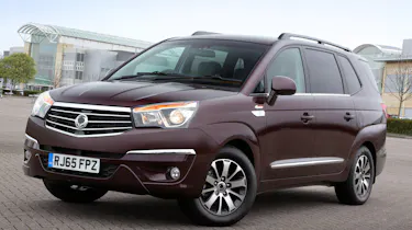 SsangYong Turismo - front