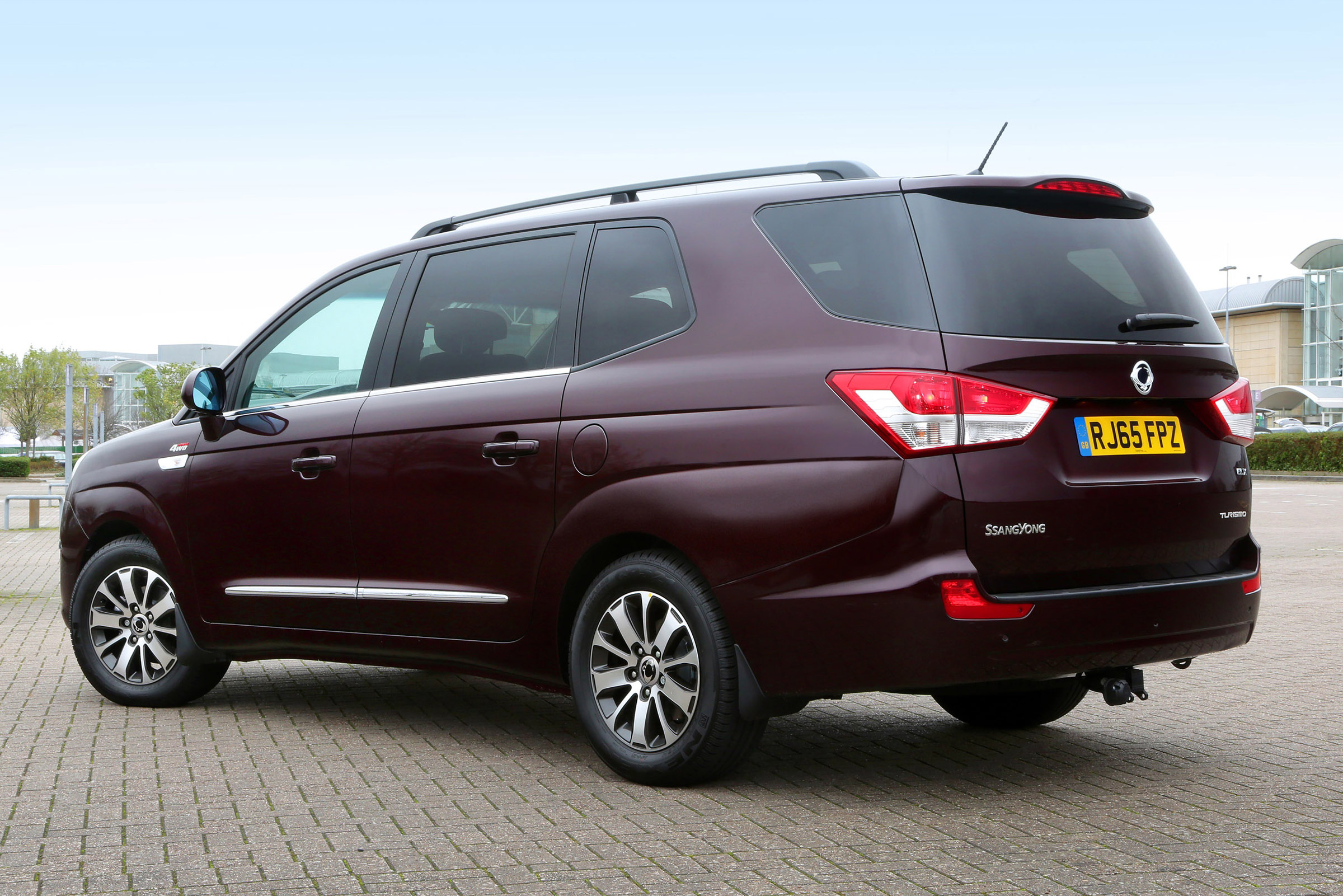 SsangYong Turismo - rear