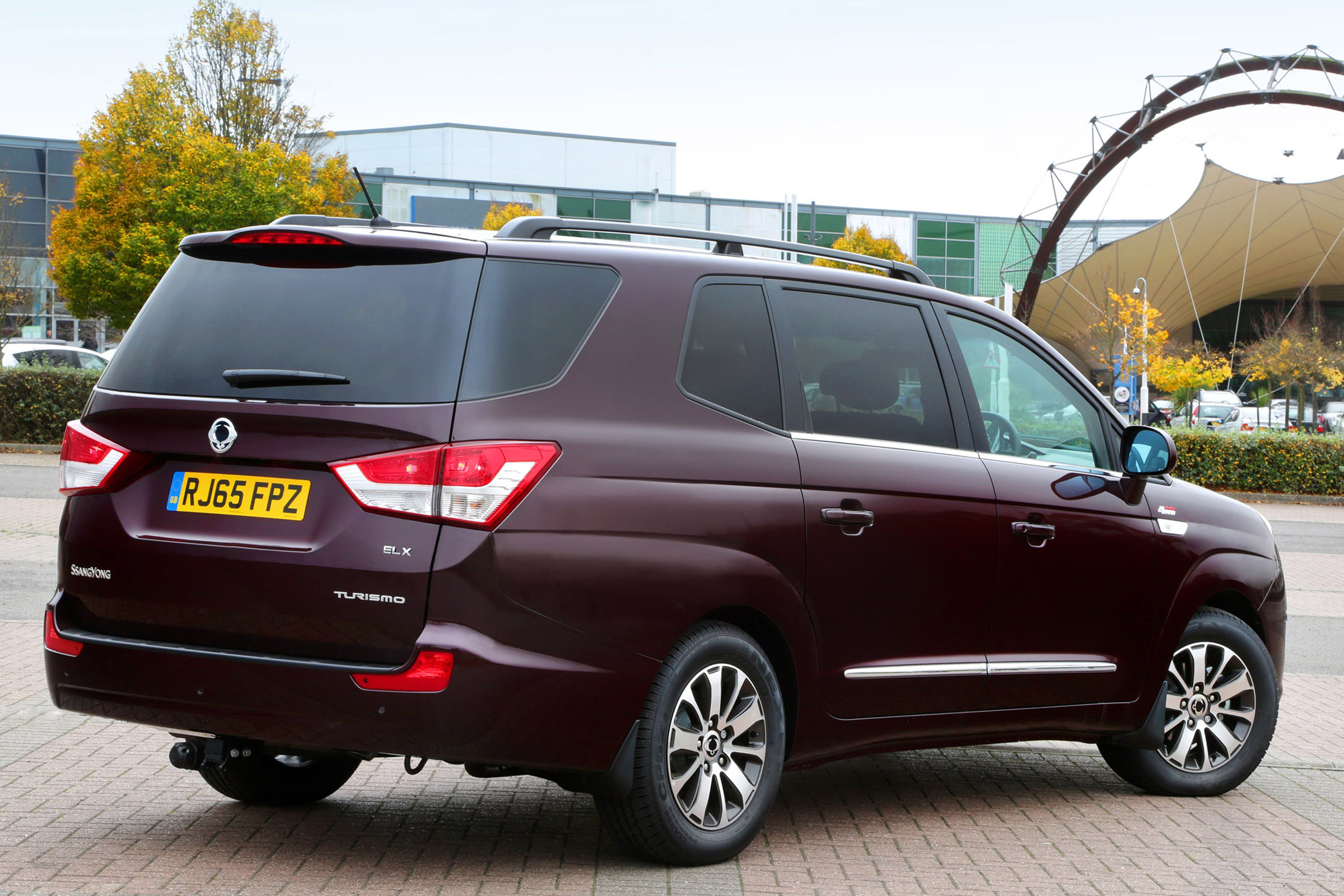 SsangYong Turismo - rear static