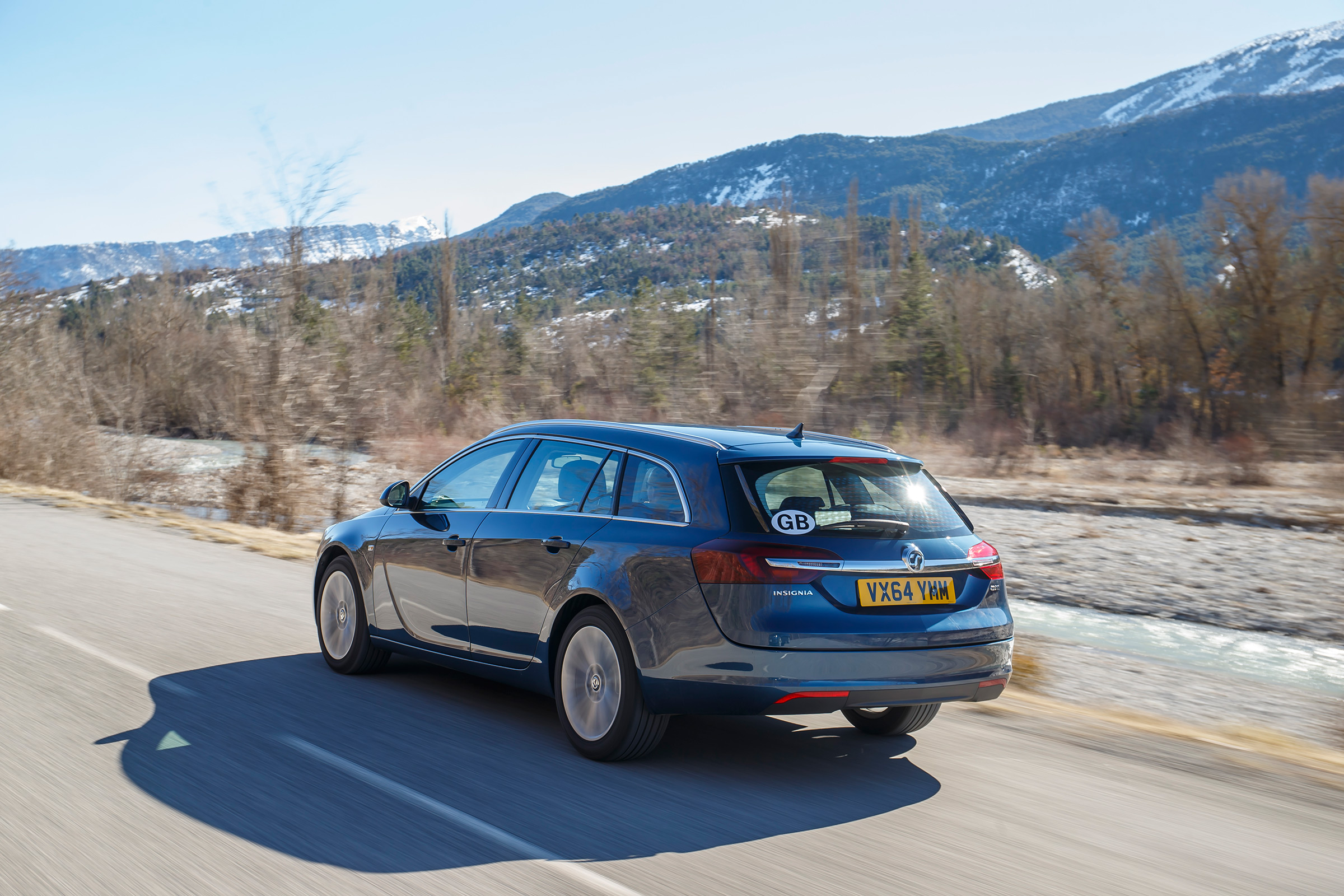 Vauxhall Insignia Sports Tourer Whisper diesel - rear tracking