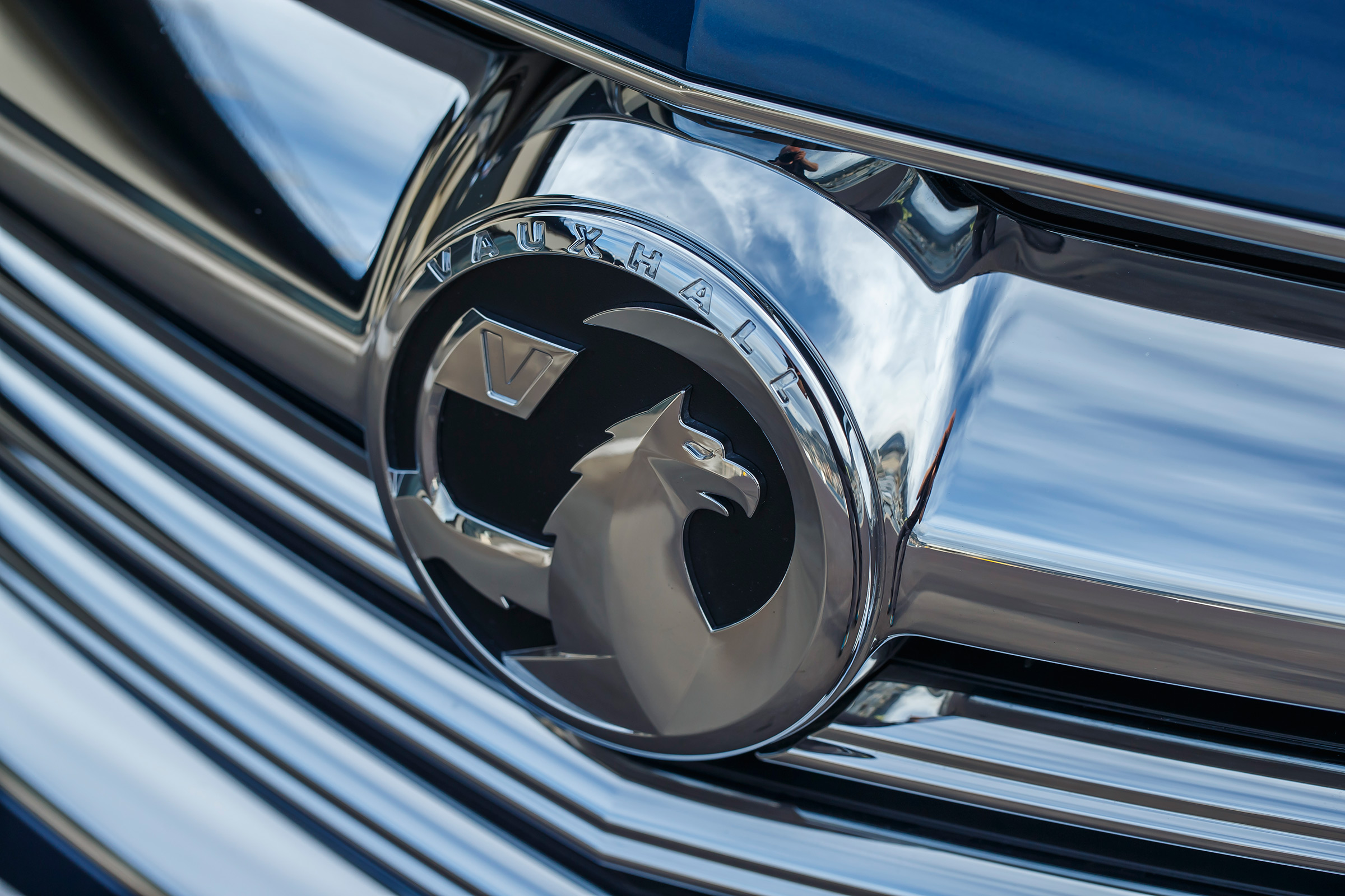Vauxhall Insignia Sports Tourer Whisper diesel - front badge