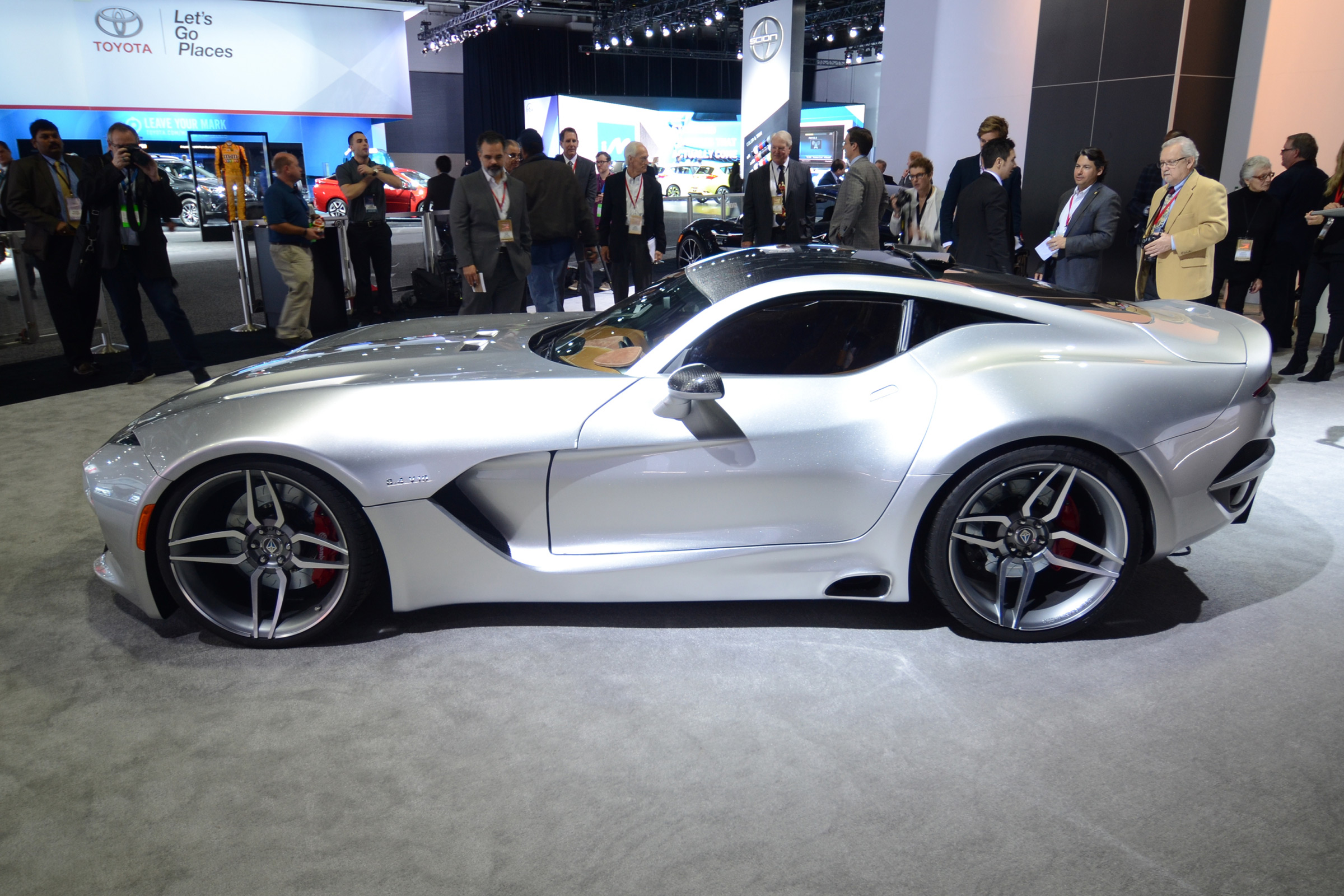 VLF Force 1 V10 - side profile show