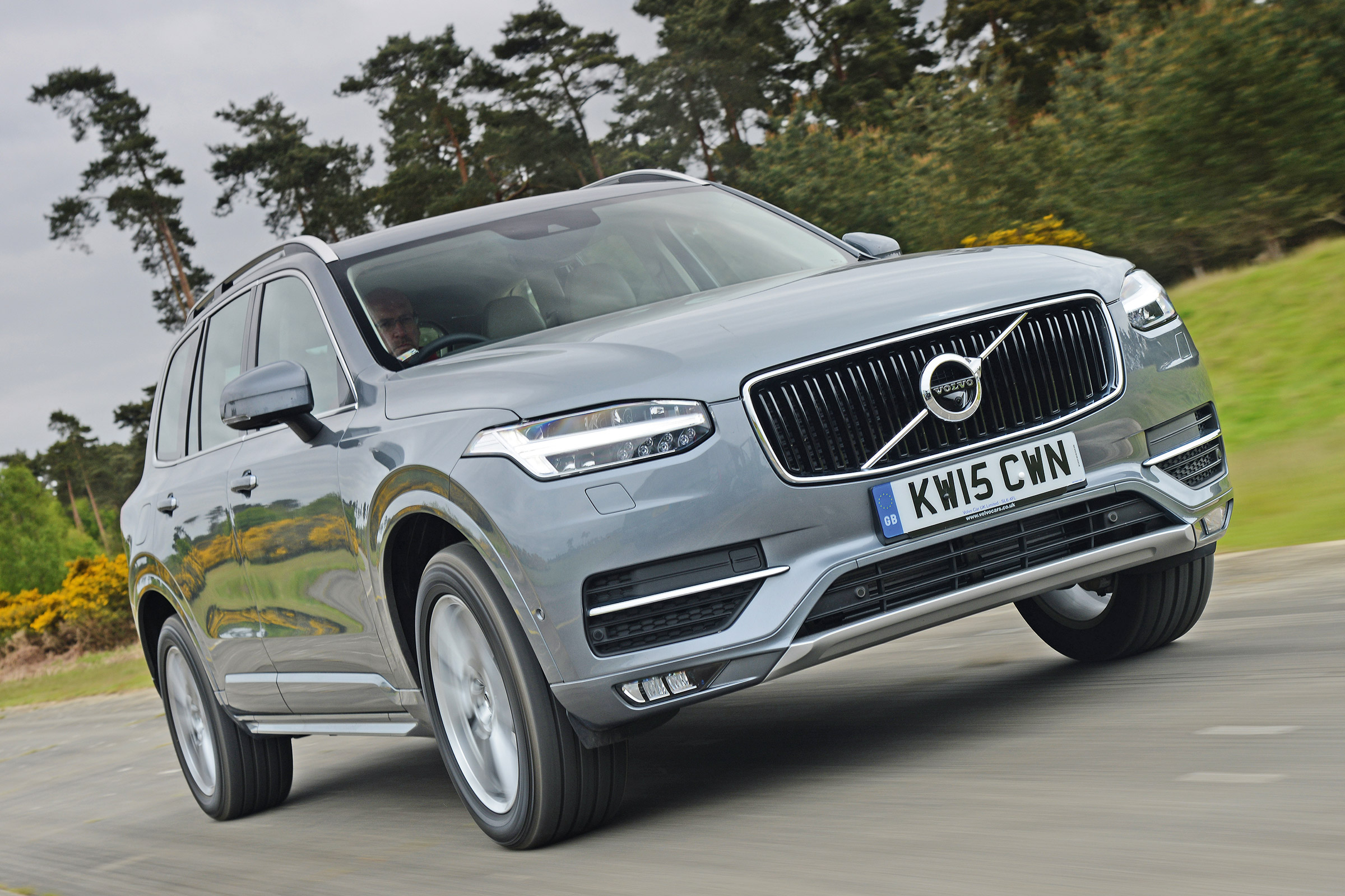 Volvo XC90 - front