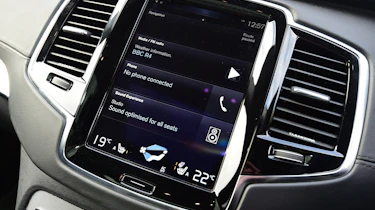 Volvo XC90 - infotainment screen