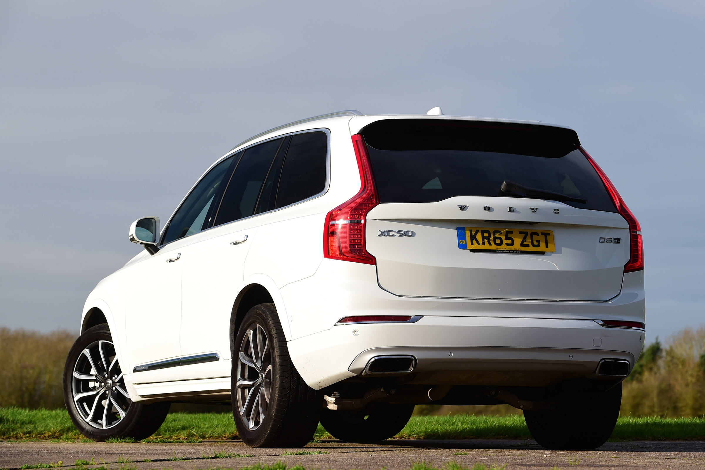 Volvo XC90 - rear static