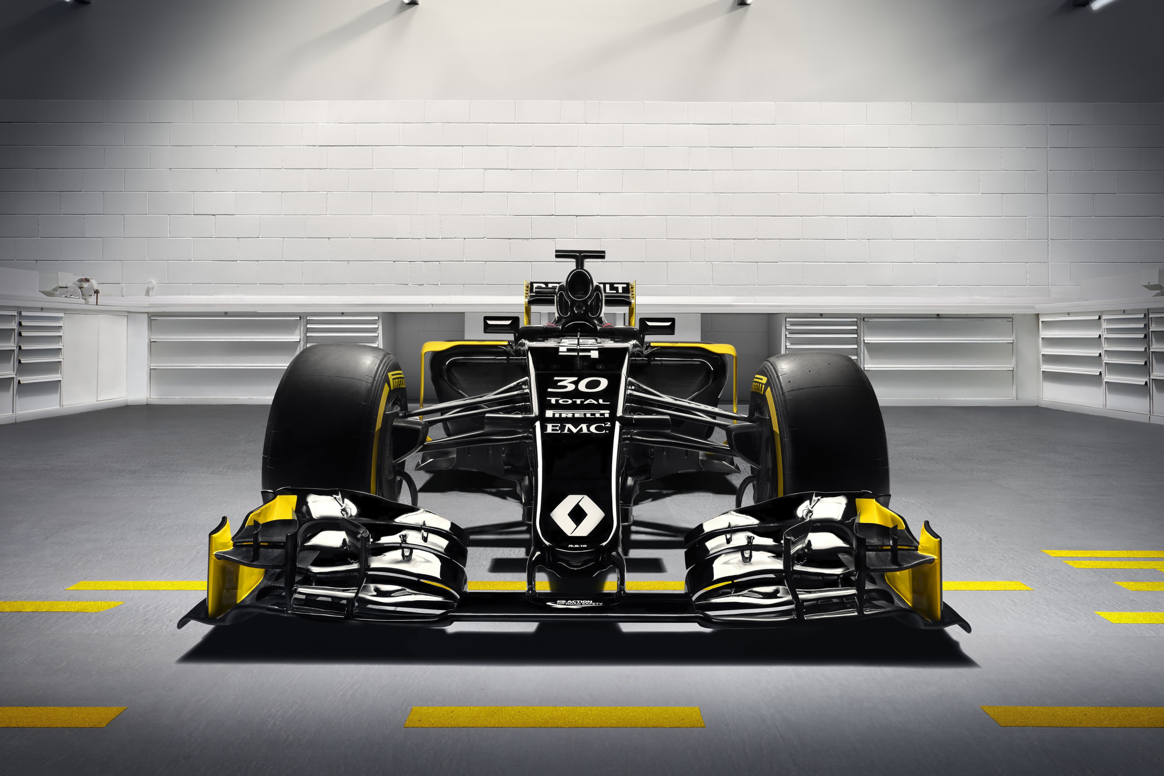RenaultSport F1 2016 RE16 front end