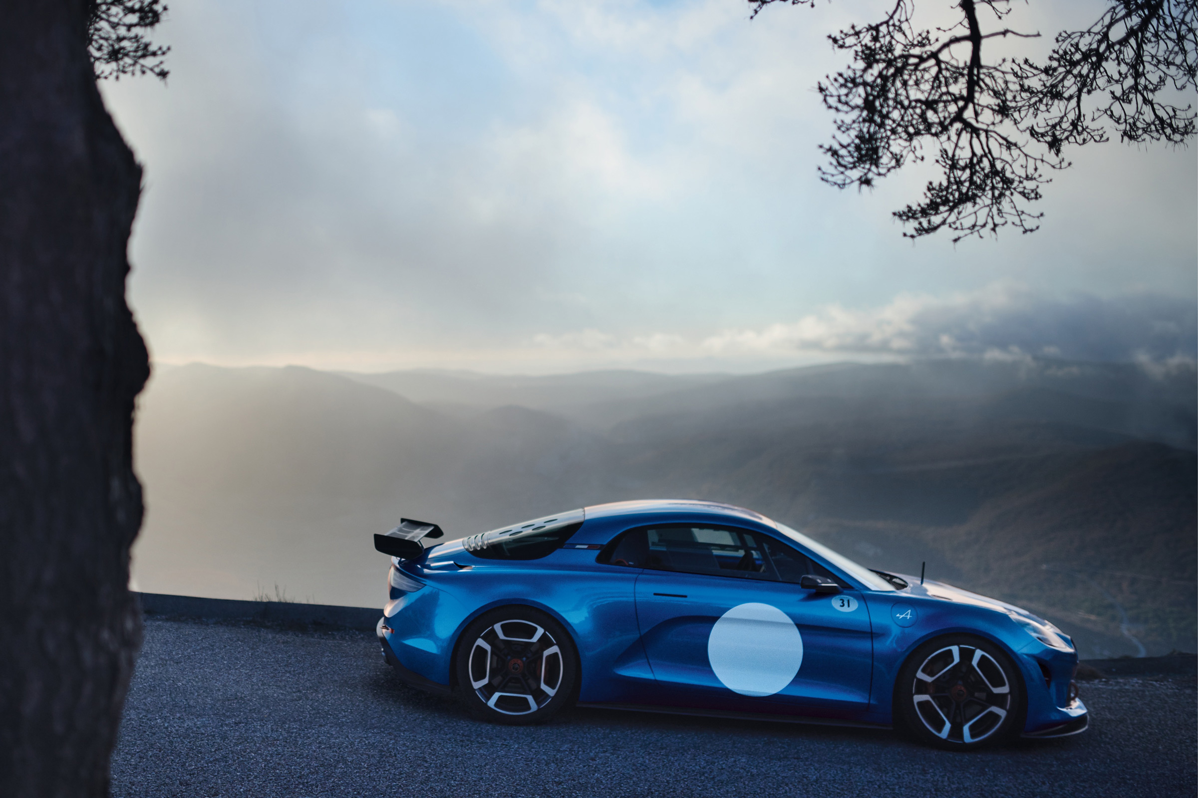 Renault Alpine Vision concept - blue car side