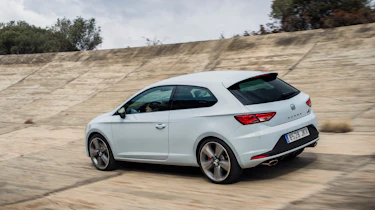 SEAT Leon Cupra 290 review - rear tracking