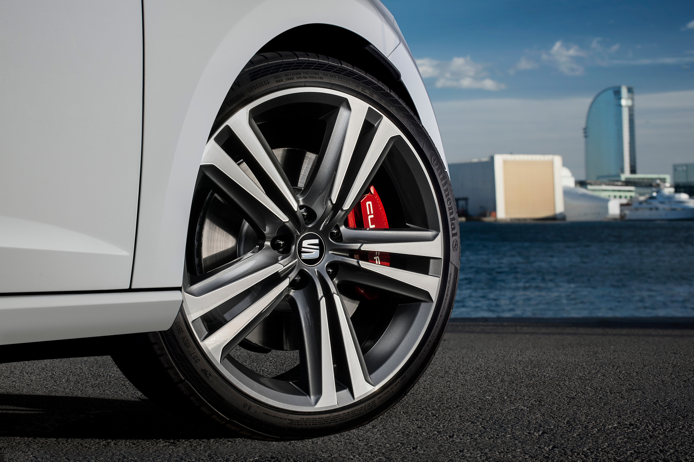 SEAT Leon Cupra 290 review - wheel