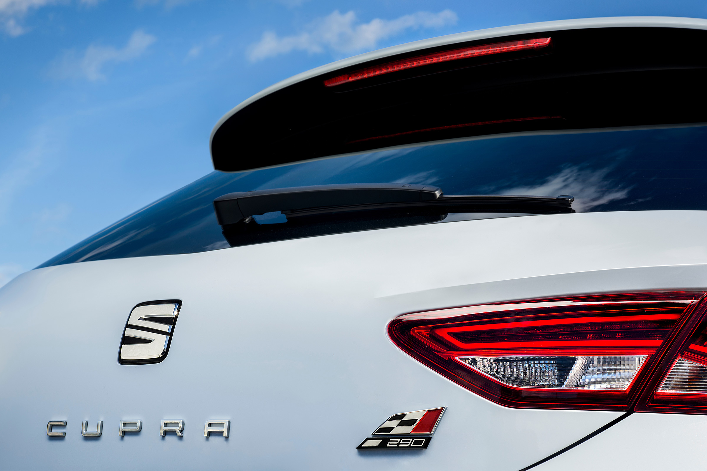 SEAT Leon Cupra 290 review - rear spoiler