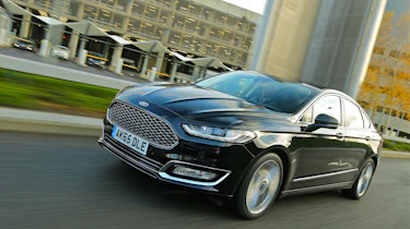 Ford Mondeo Vignale 2016 - front tracking 2