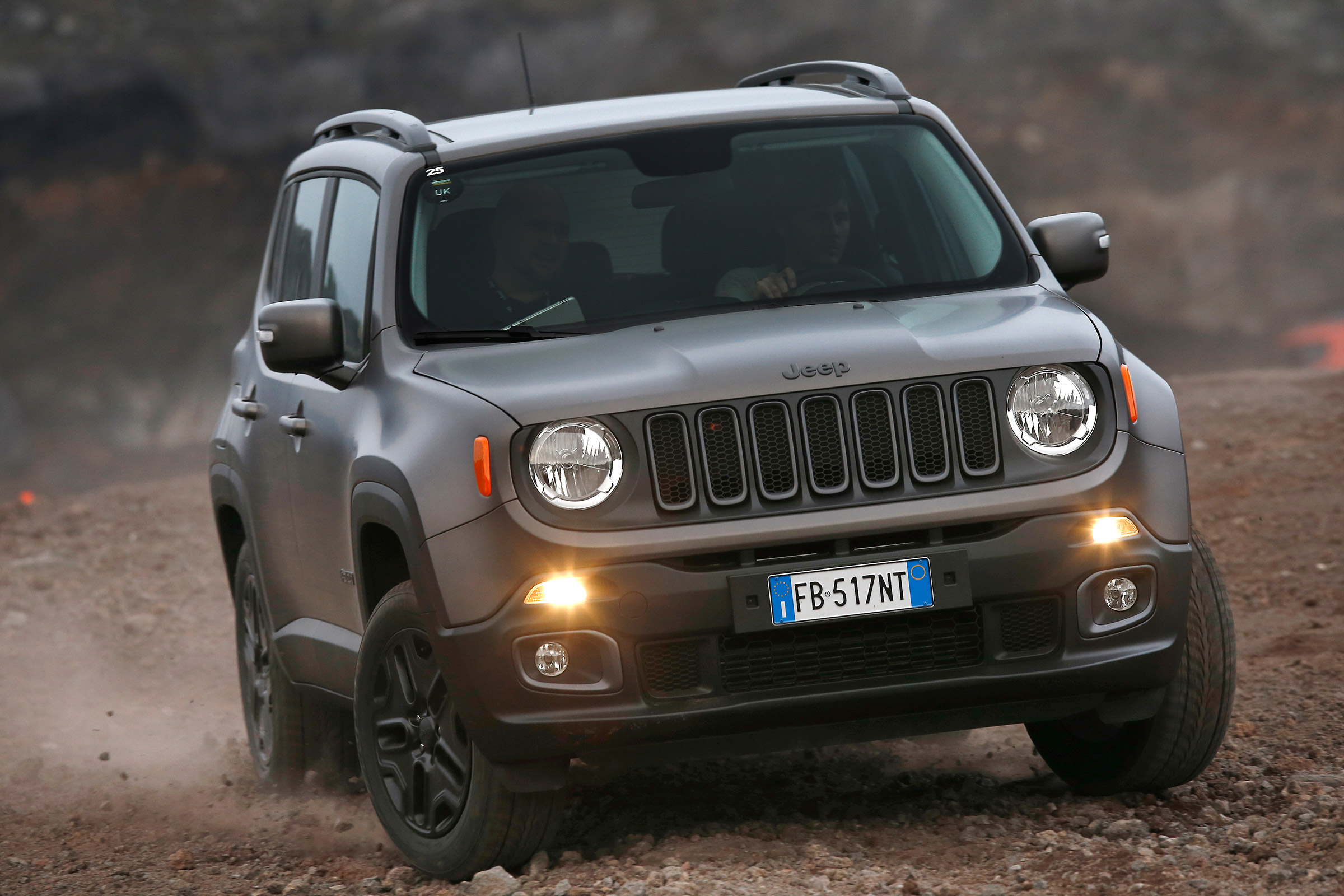 Jeep Renegade Night Eagle front