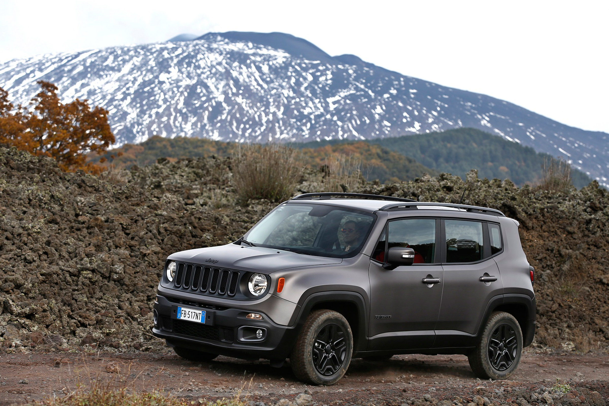 Jeep Renegade Night Eagle side front