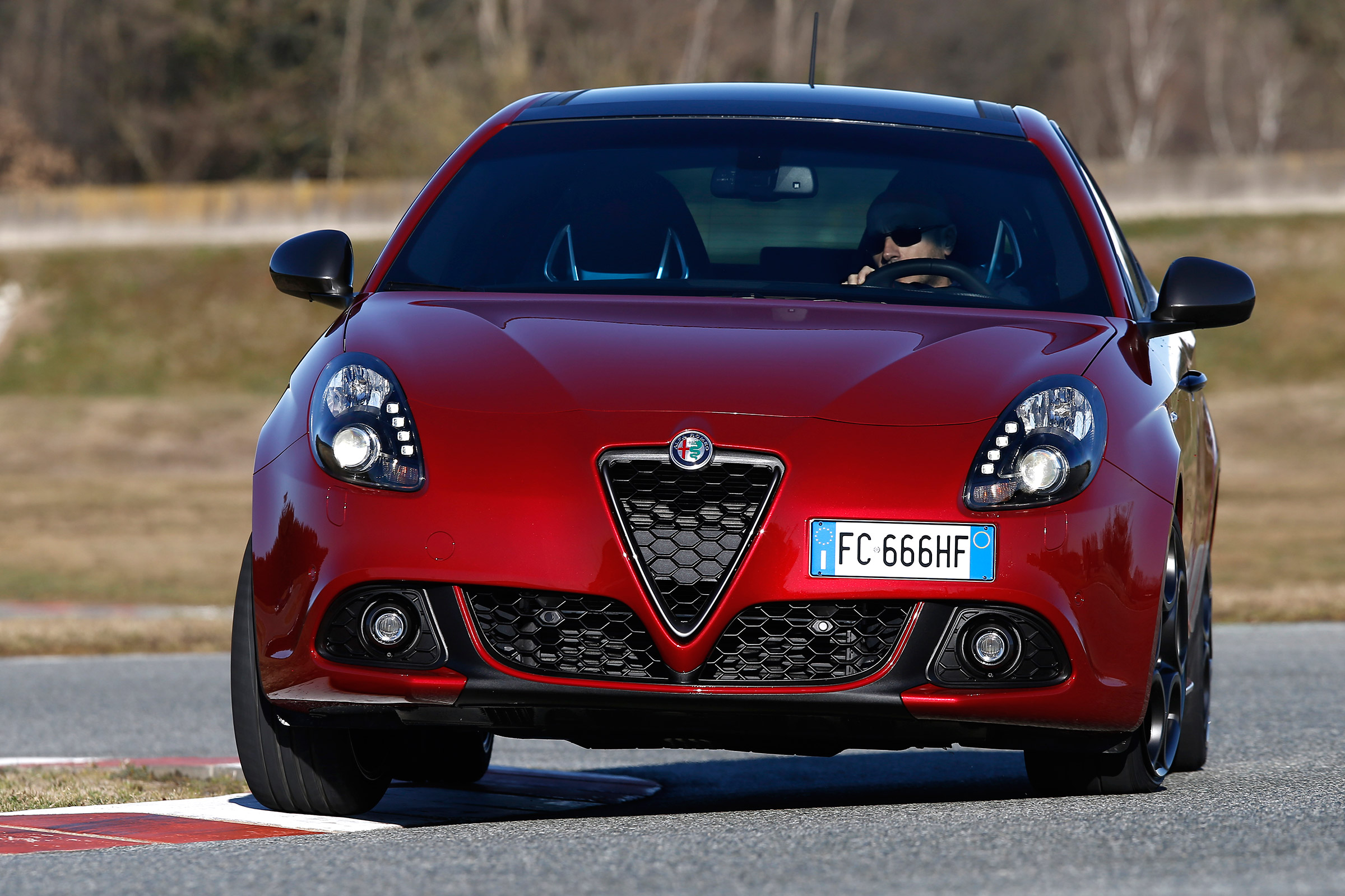 Alfa Romeo Giulietta - front cornering