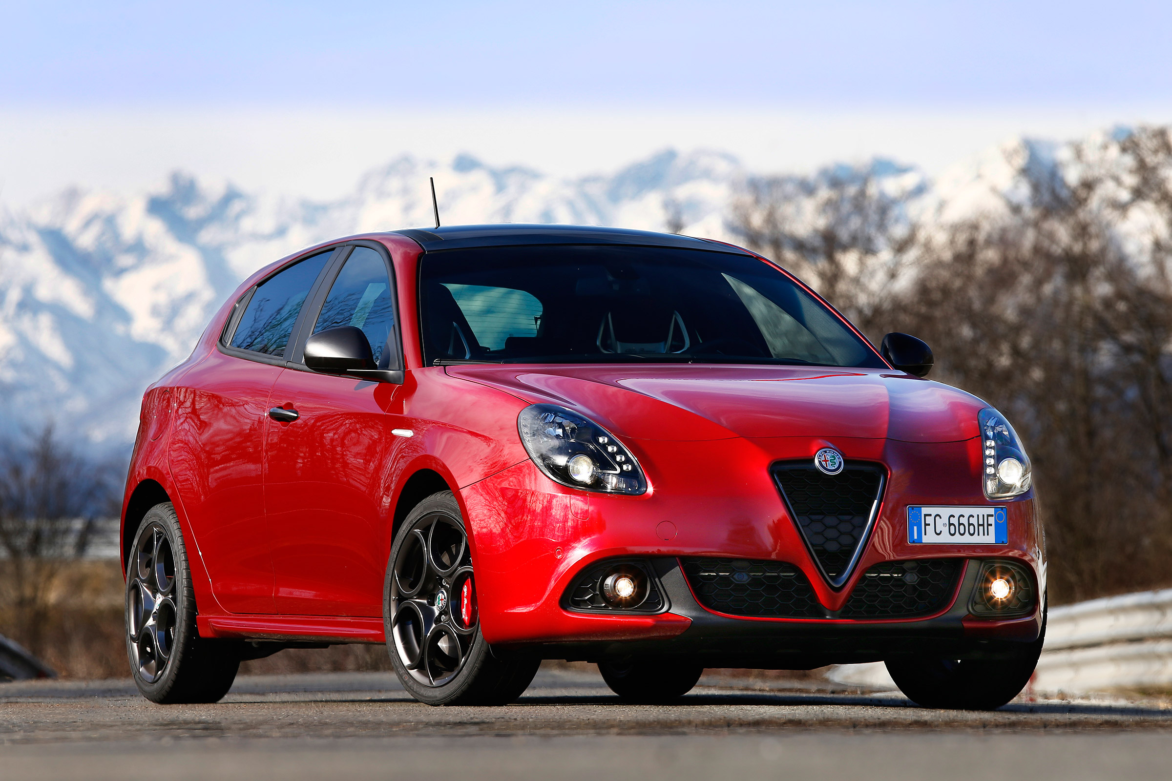 Alfa Romeo Giulietta - front static