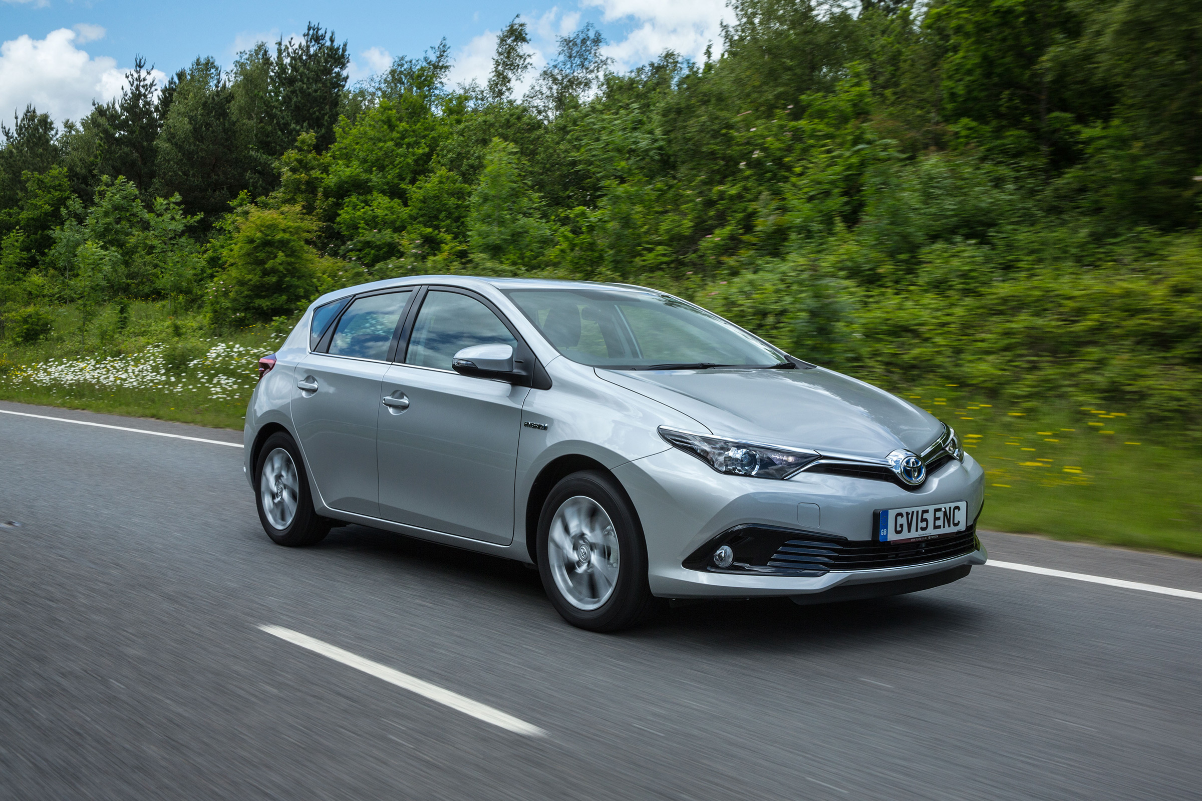 Toyota Auris Hybrid - Front Tracking