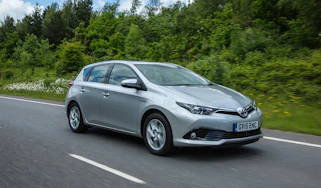 Toyota Auris Hybrid - Front Tracking