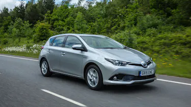 Toyota Auris Hybrid - Front Tracking