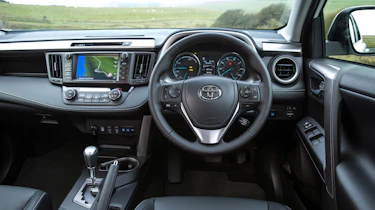 Toyota RAV4 Hybrid UK 2016 - dashbard