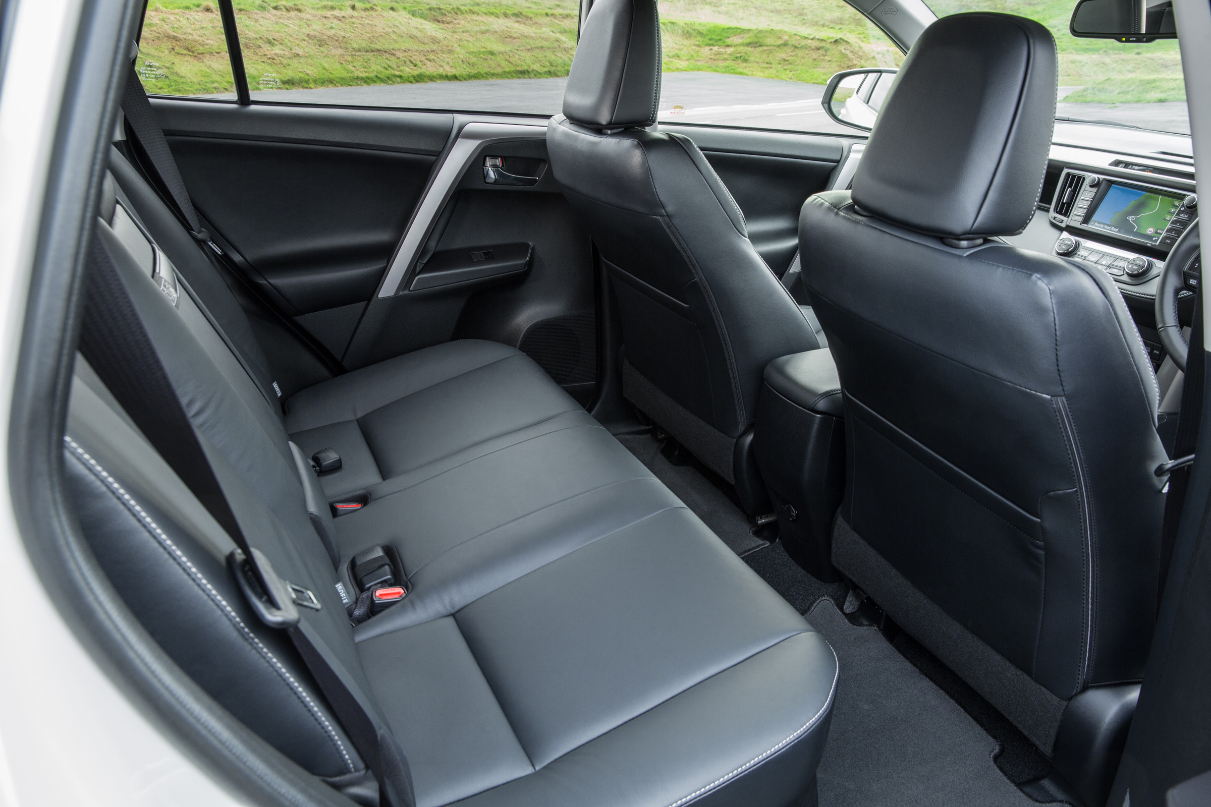 Toyota RAV4 Hybrid UK 2016 - rear seats