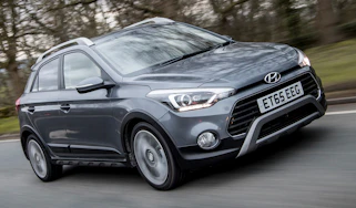Hyundai i20 Active 2016 - cropped front tracking