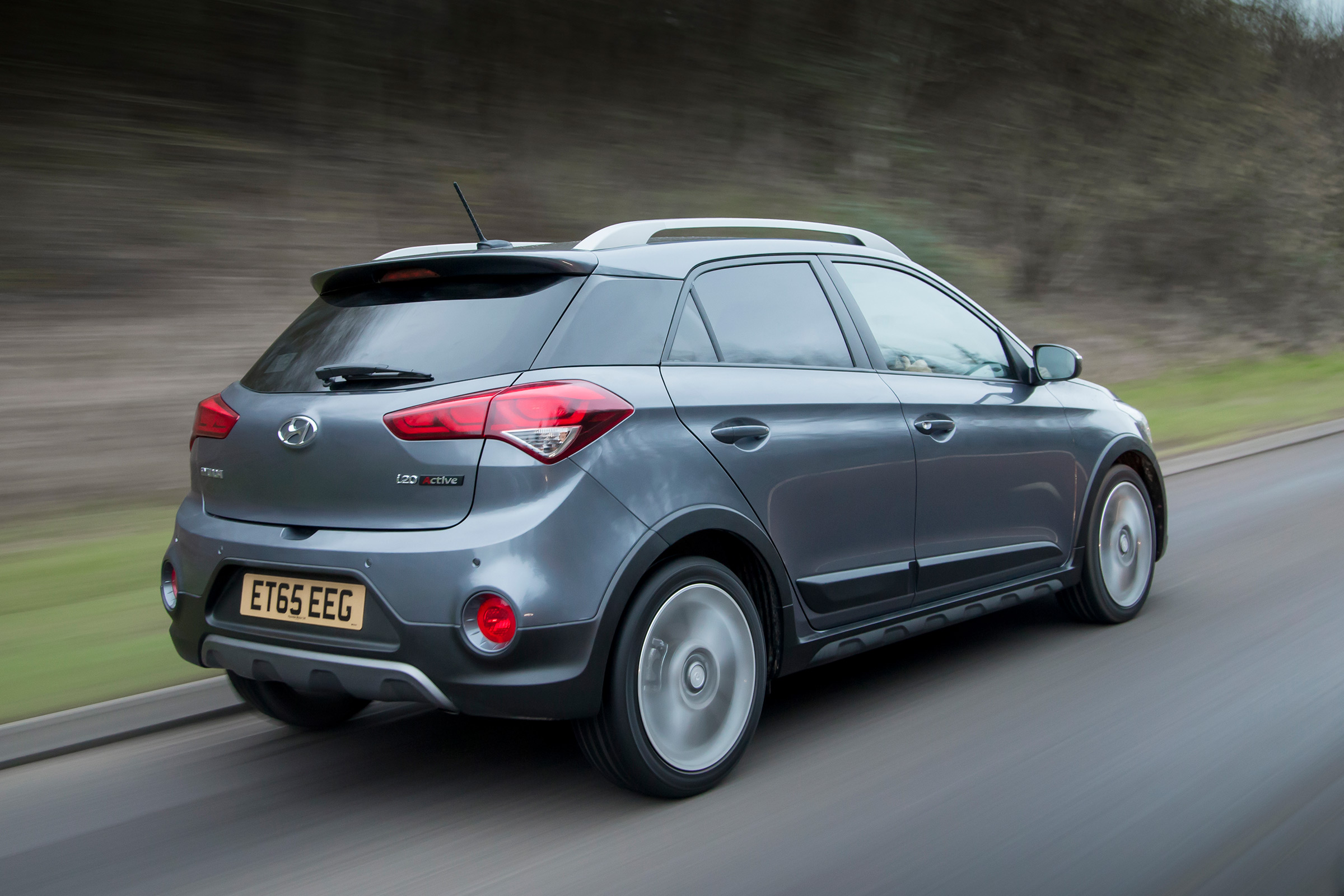 Hyundai i20 Active 2016 - rear trackng