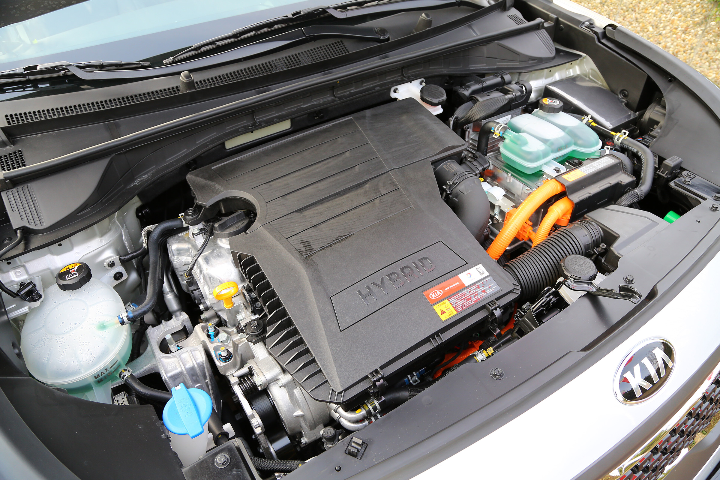 Kia Niro 2016 review - hybrid engine