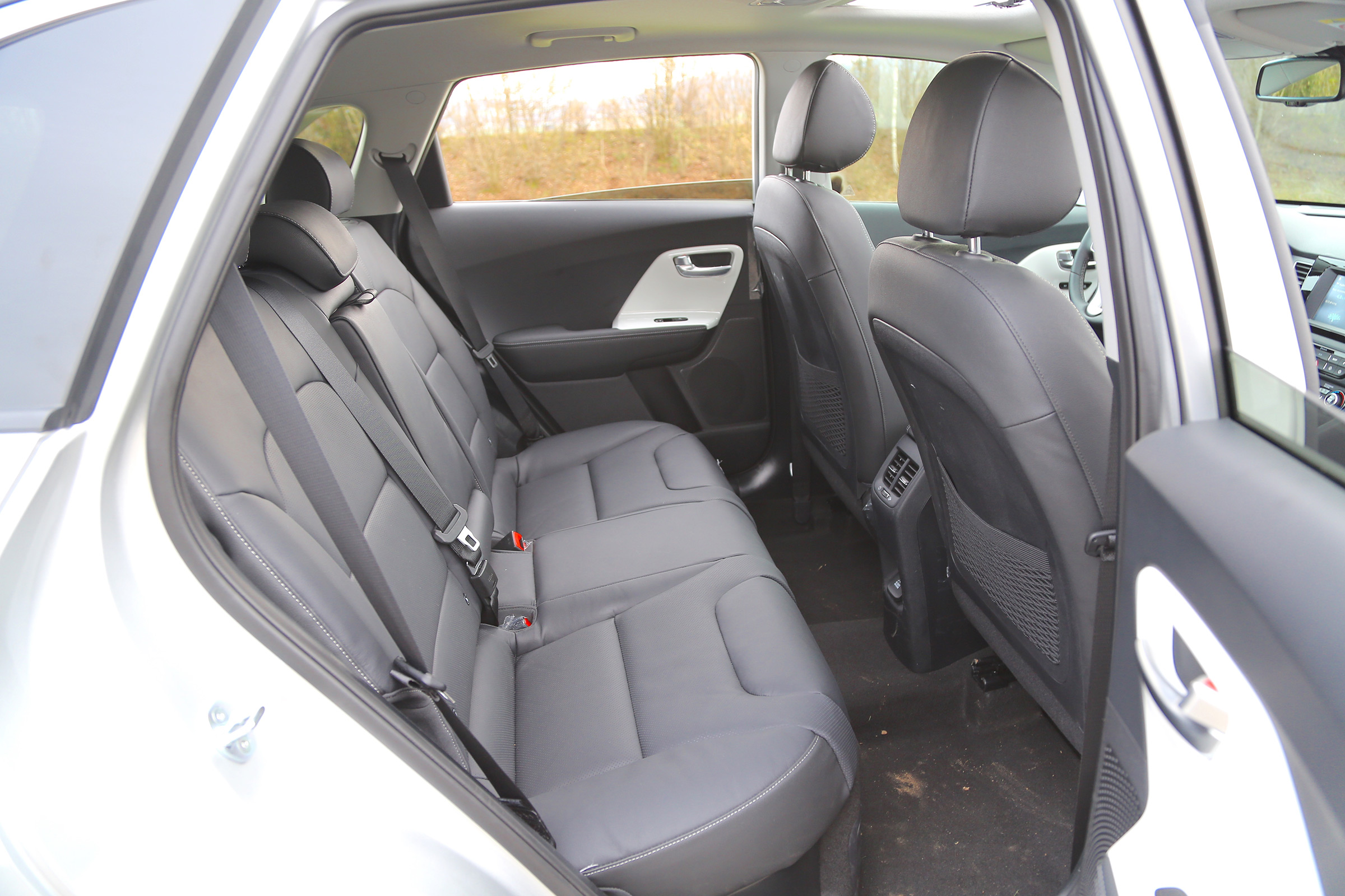 Kia Niro 2016 review - rear seats
