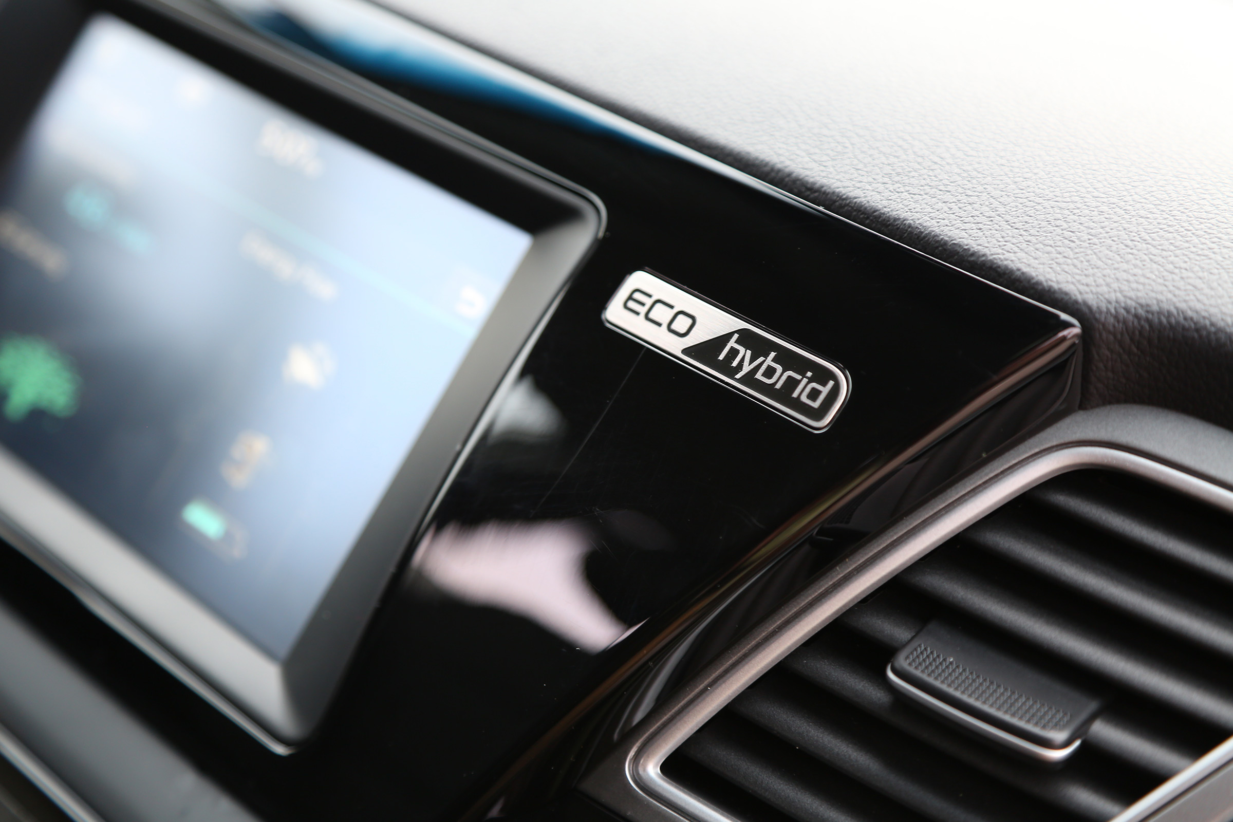 Kia Niro 2016 review - eco badge