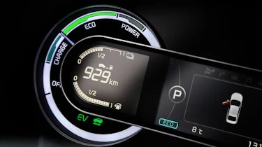 Kia Niro 2016 review - instruments