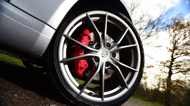 Porsche 911 Carrera S - wheel detail