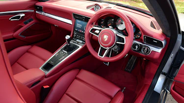 Porsche 911 Carrera S - dash